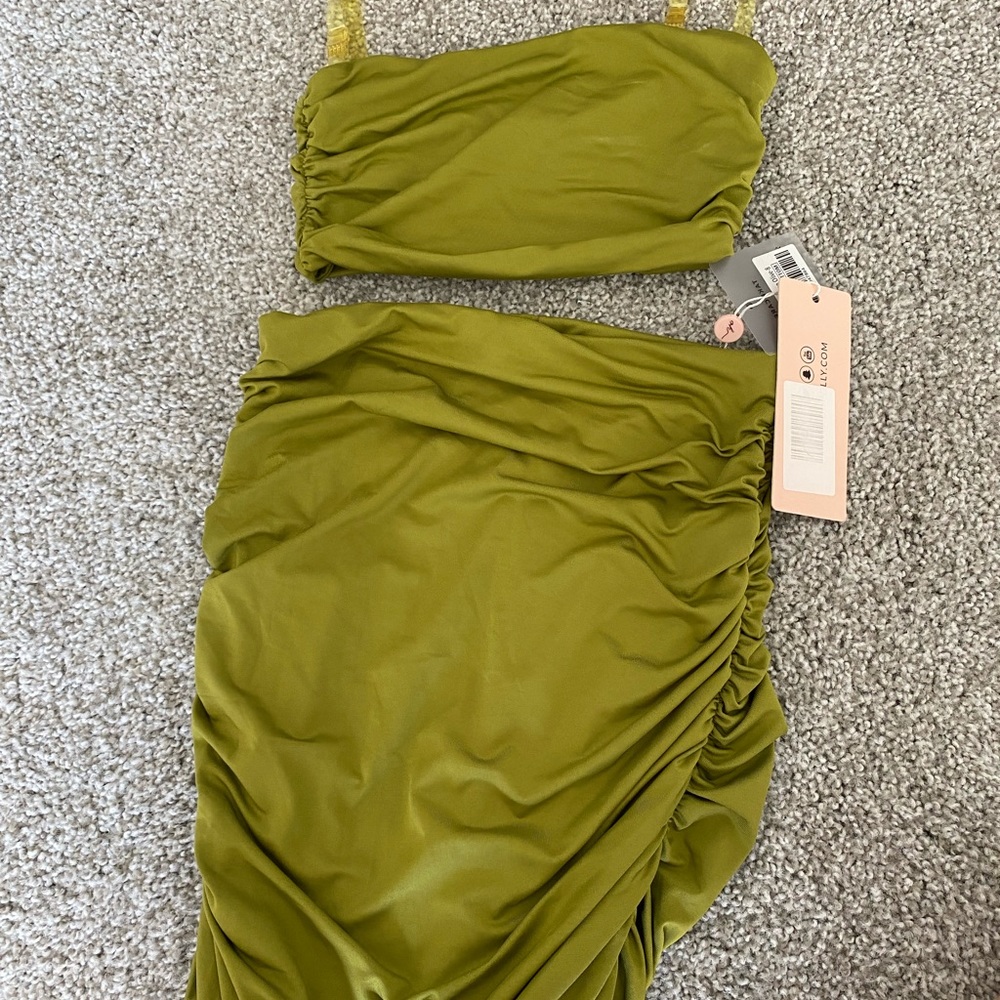 Two piece oh Polly outfit